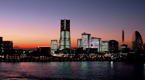 横浜  TOWERS Milight ～みなとみらい21 オフィス全館ライトアップ～